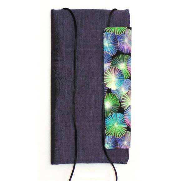 AFD02 - More Than Just a Passport Wallet Pattern by Patricia Gould - Picture 6 of 7